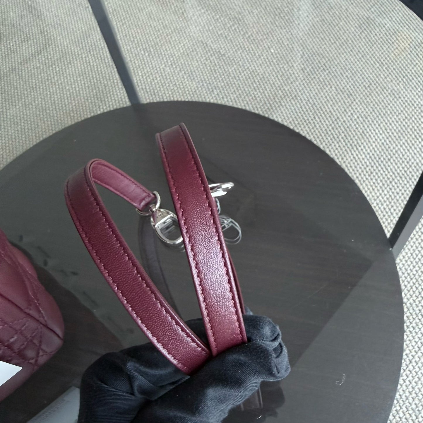 Lady Moyen - Cuir d'agneau Cannage bordeaux avec finitions argentées — Kovancy