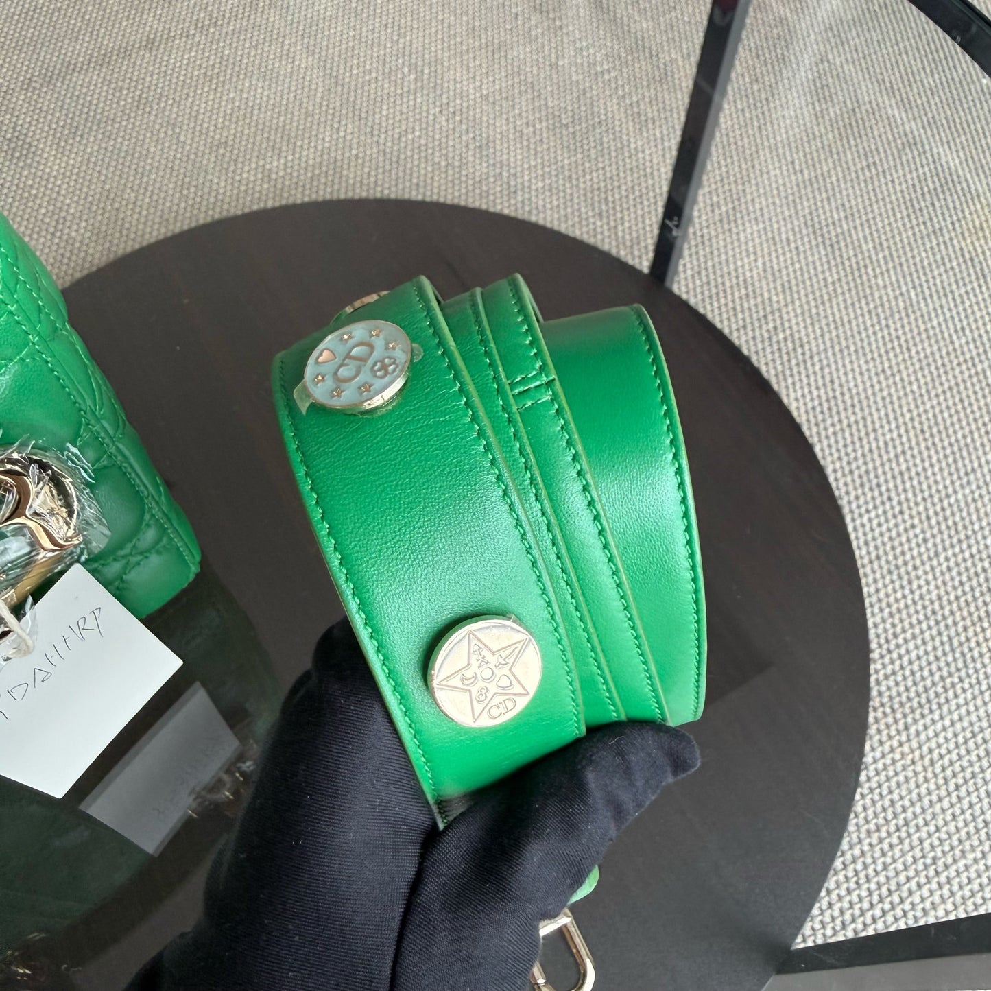 Lady Petit rabat - Cuir d'agneau Cannage vert et finitions dorées — Kovancy