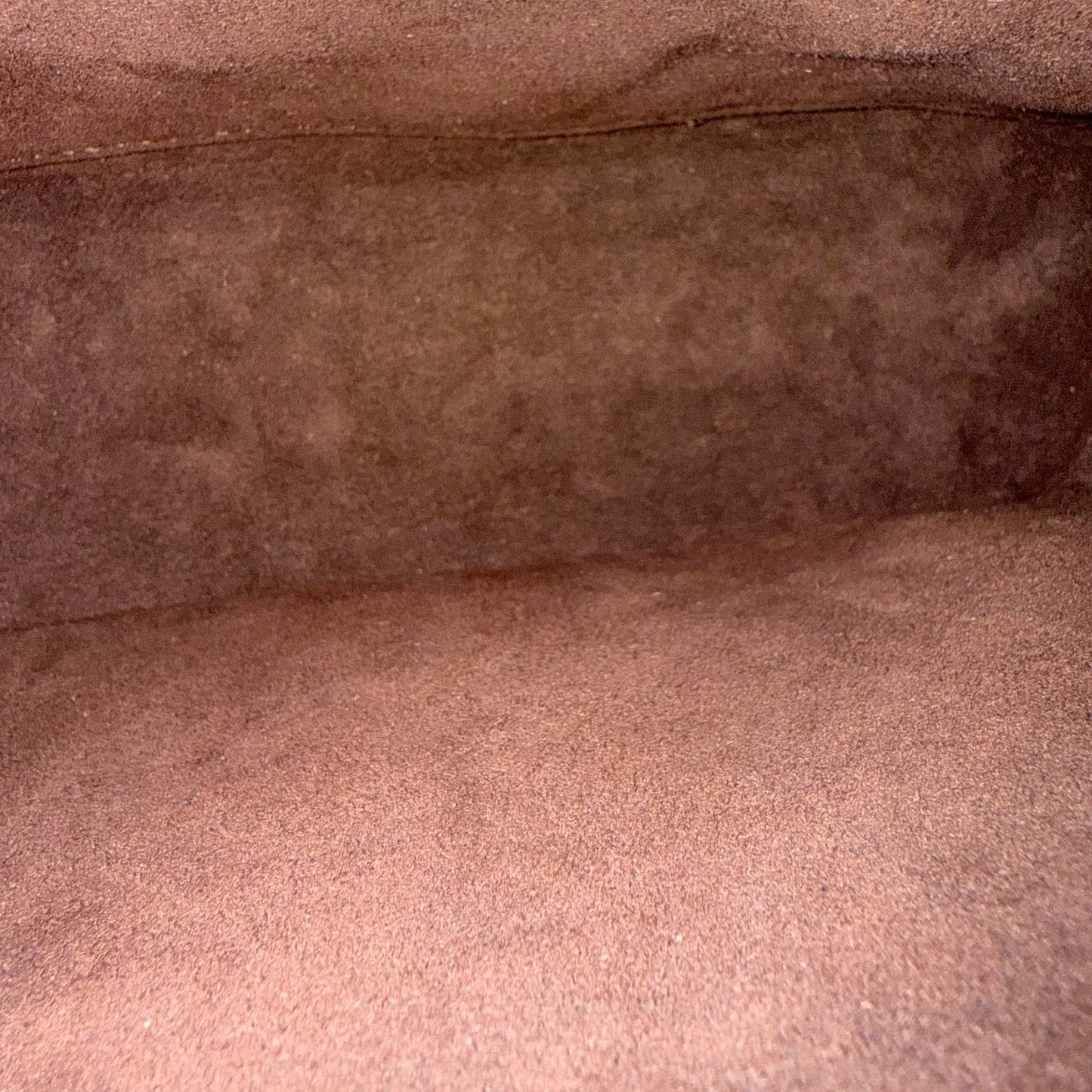 LVT Pochette monogramme en cuir épi Marelle Gold Miel Epi