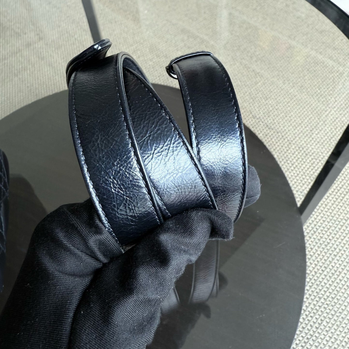 Lady Cuir de veau glacé Cannage moyen bleu foncé, accessoires argentés — Kovancy