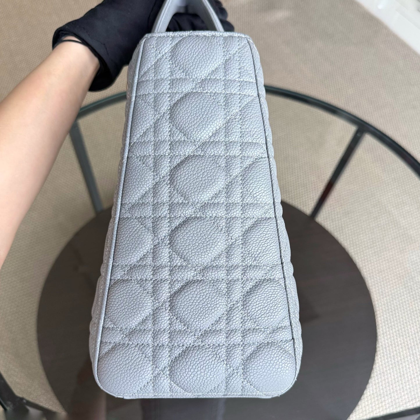 Lady Grand - Cuir de veau grainé Caviar Cannage Gris Accastillage argenté — Kovancy
