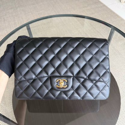Chanel Classic Flap Jumbo - 30CM simple rabat en cuir d'agneau matelassé noir matériel doré Series 14