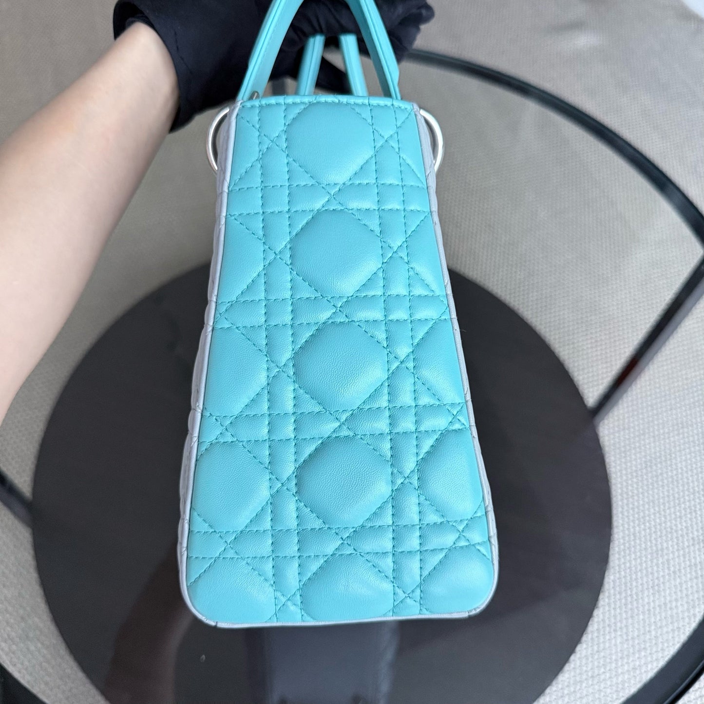 Lady Moyen - Cuir d'agneau Cannage bicolore cyan gris gris matériel argenté — Kovancy