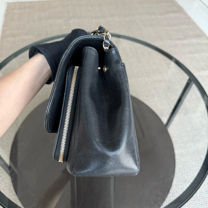 Sac Chanel Business Affinity grand format - 27 cm, cuir caviar matelassé noir, finitions dorées Series 23