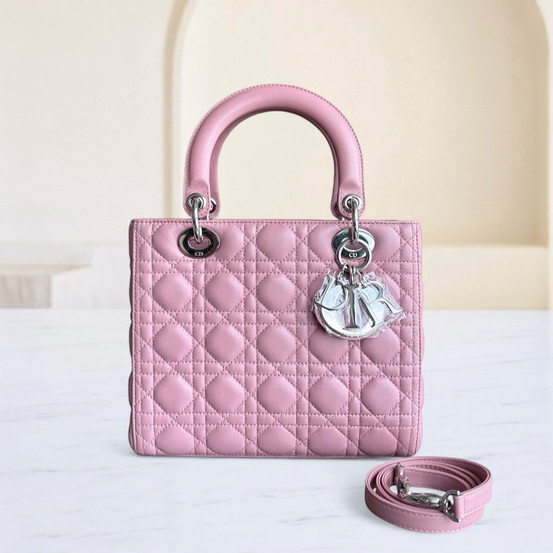Lady Cannage moyen en cuir d'agneau rose avec accessoires argentés — Kovancy