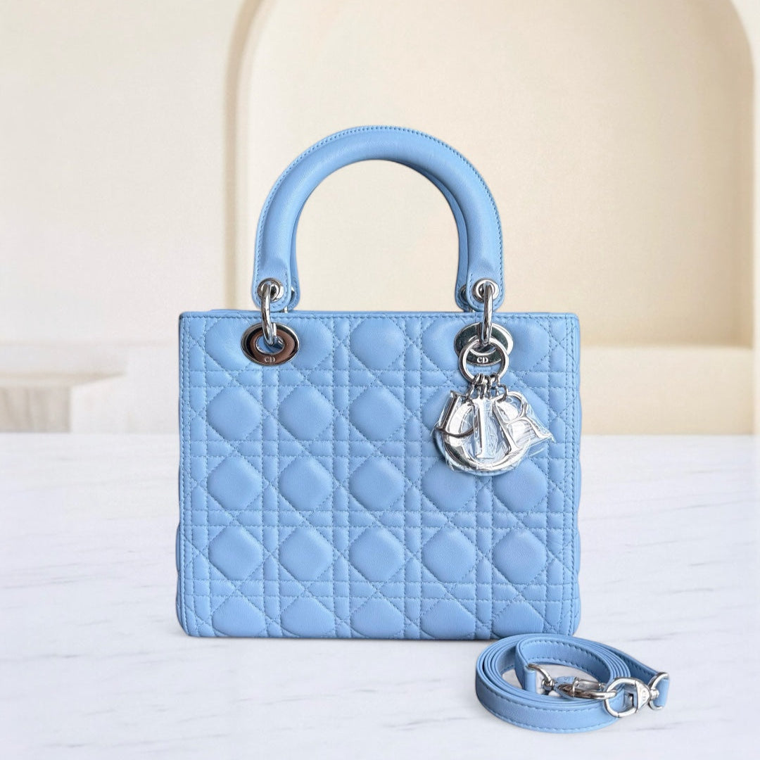 Lady Cuir d'agneau Cannage moyen bleu clair avec accessoires argentés — Kovancy