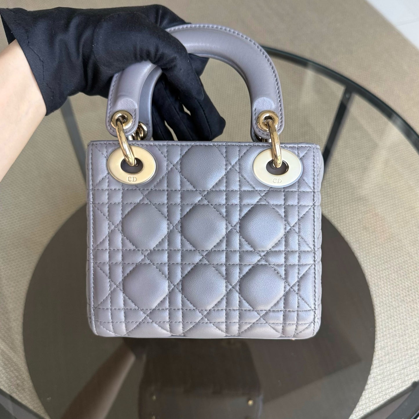 Lady Mini - Sangle réglable en cuir d'agneau Cannage gris et matériel doré — Kovancy