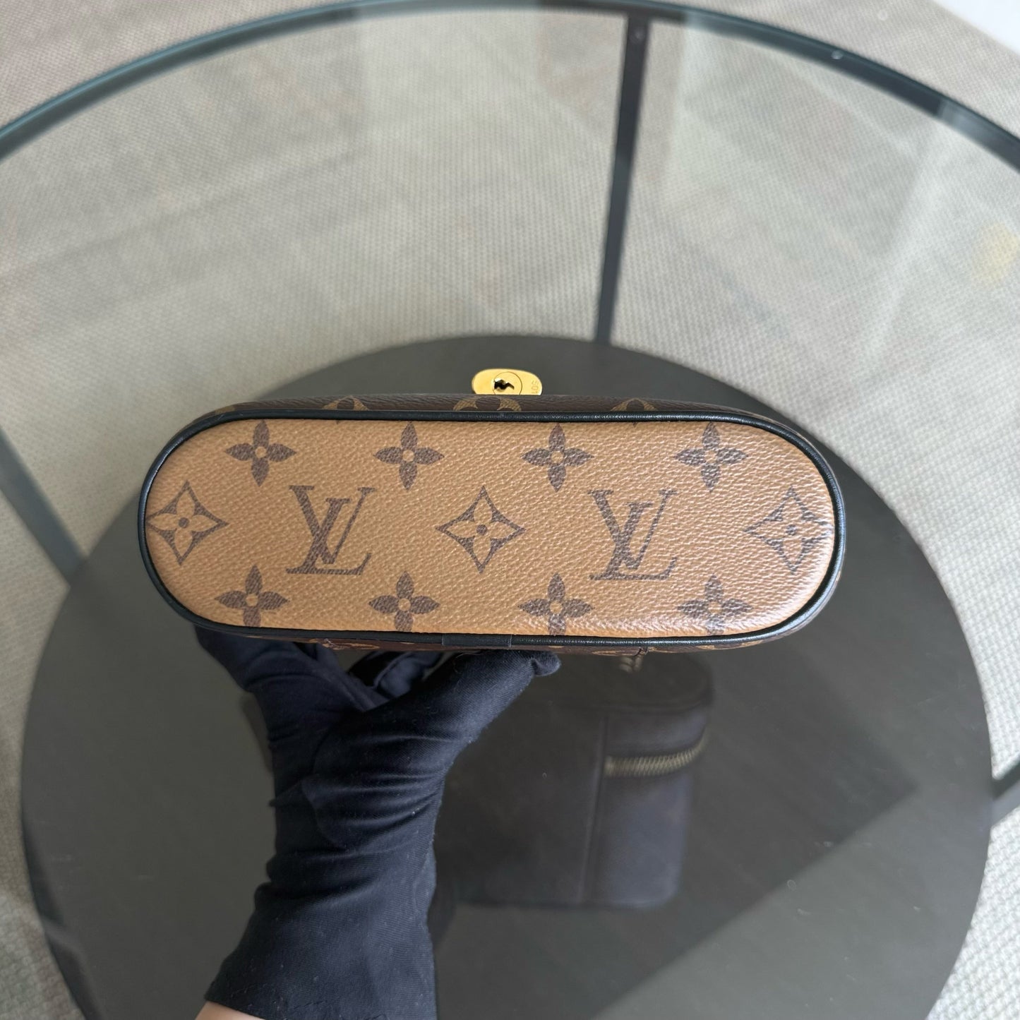 Kovancy - Pochette Vanity Chain Monogram