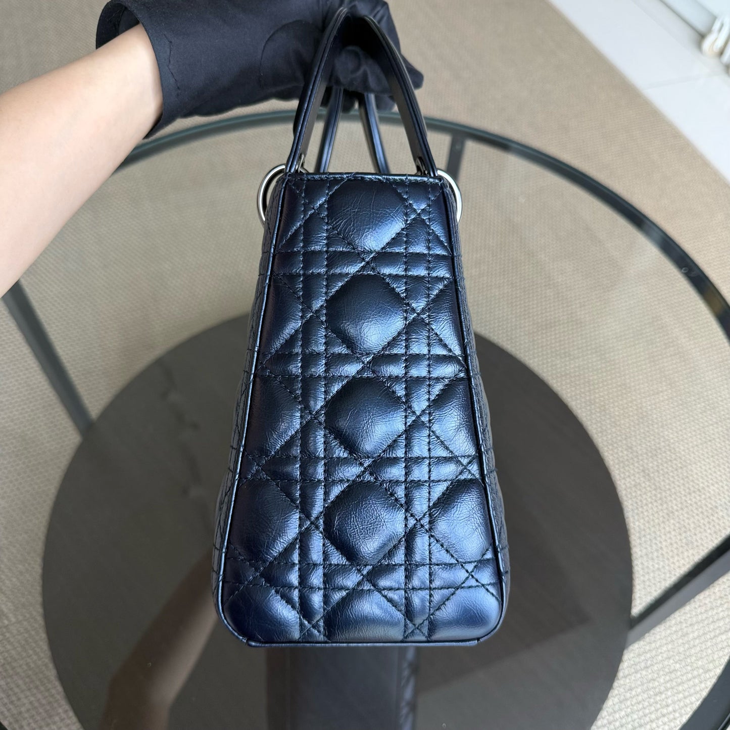Lady Cuir de veau glacé Cannage moyen bleu foncé, accessoires argentés — Kovancy
