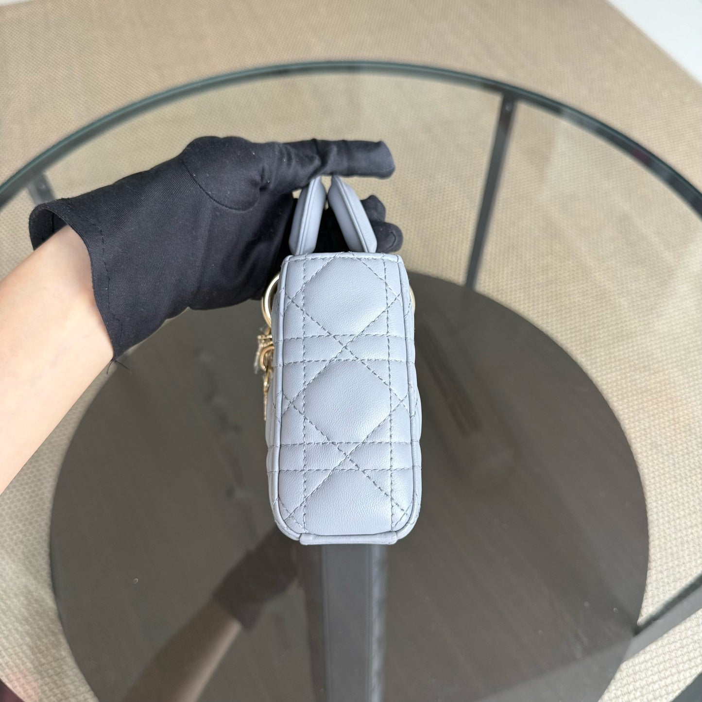 Lady D-Joy Small - Cuir d'agneau Cannage gris, quincaillerie dorée — Kovancy