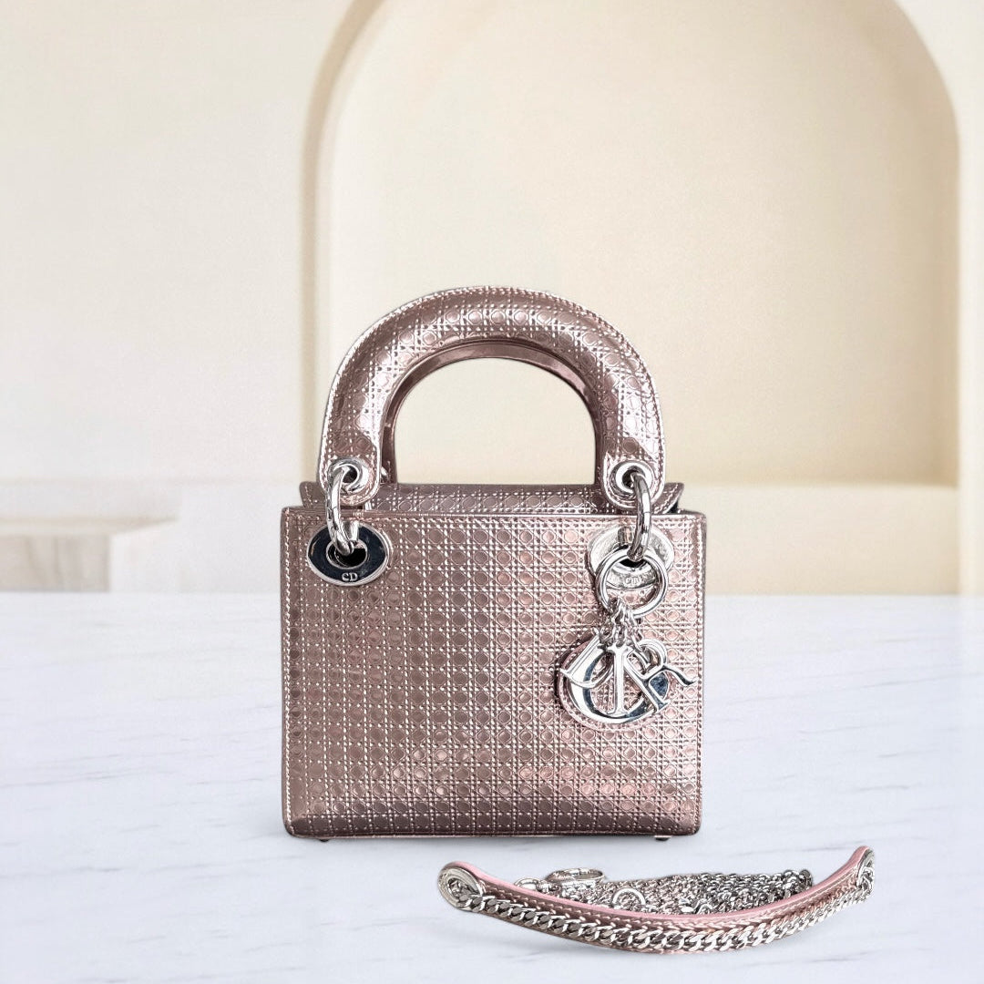 Lady Mini - Bandoulière chaîne en cuir de veau micro-cannage métallisé or rose et métal argenté — Kovancy