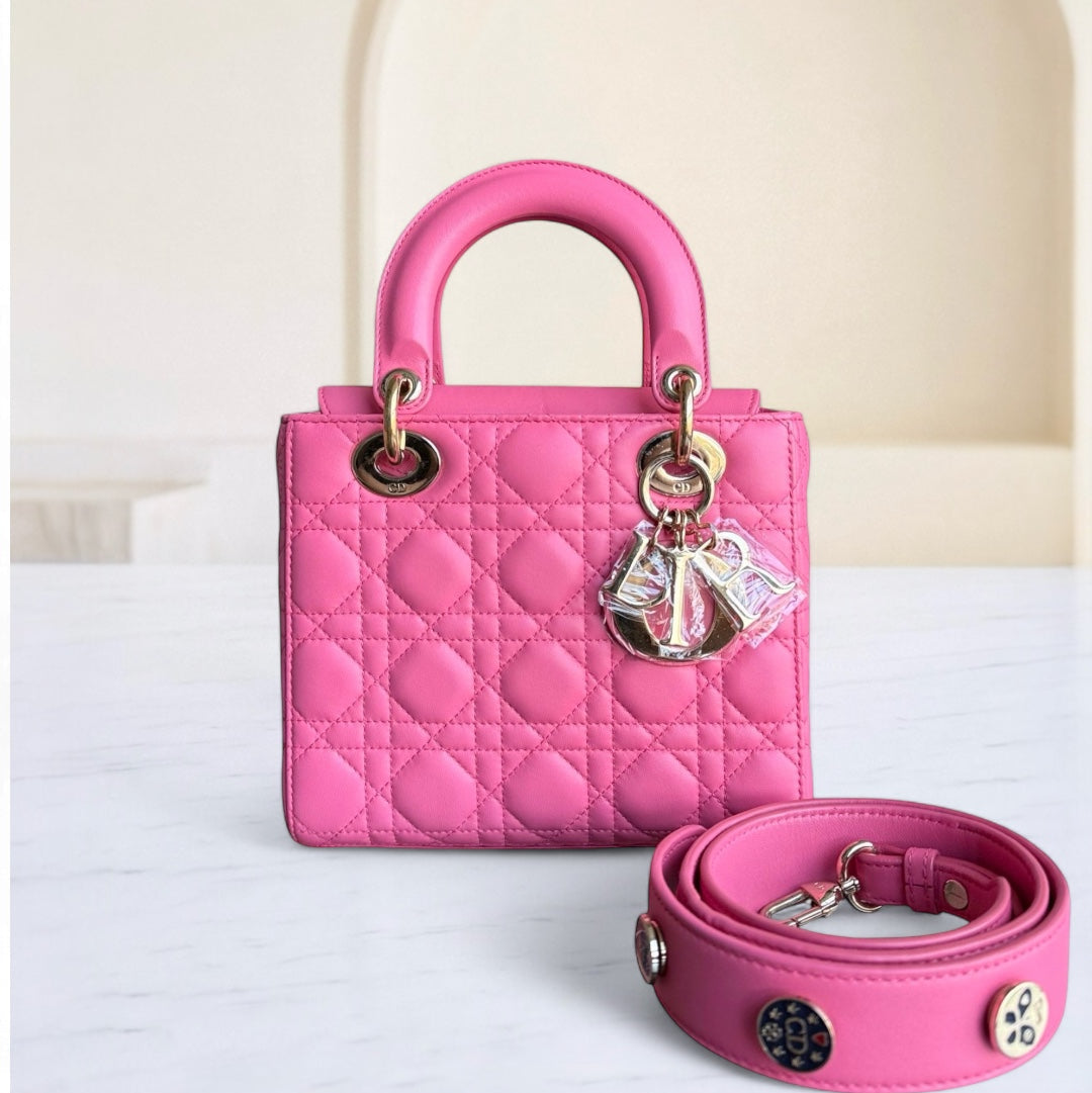 Lady Petit - Breloque en cuir d'agneau Cannage Brabie avec breloque en or rose — Kovancy