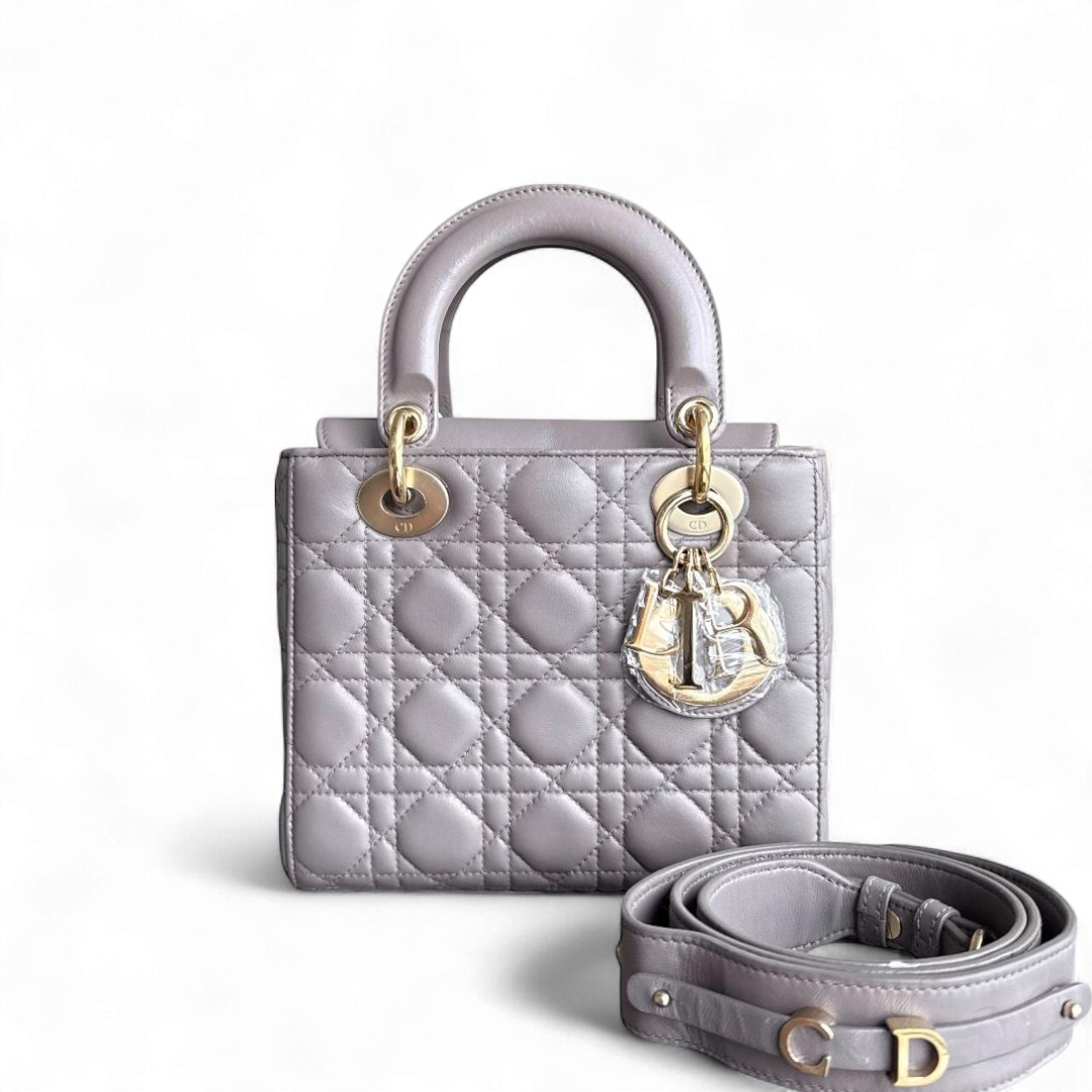 Lady Petit rabat - Cuir d'agneau Cannage Gris Quincaillerie dorée — Kovancy