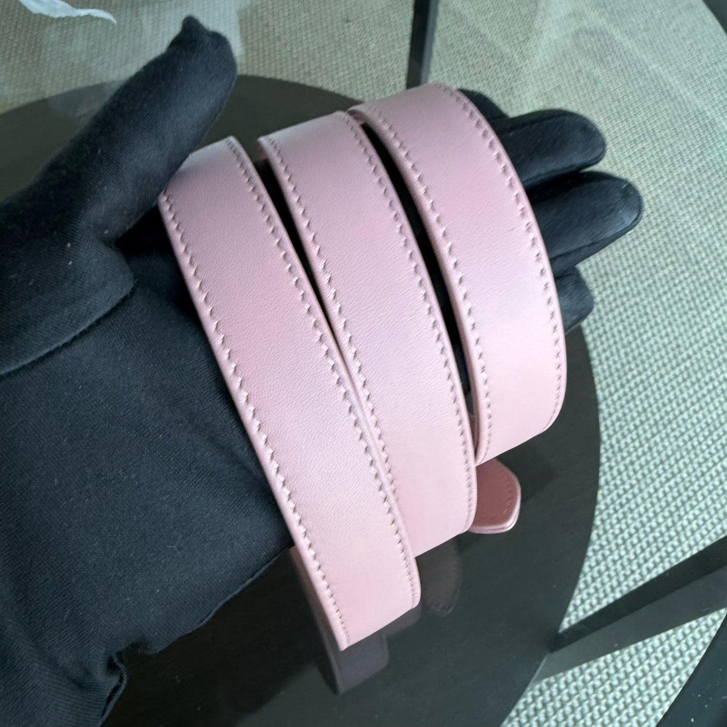 Lady D-Joy Medium - Cuir d'agneau Cannage Sakura Rose Noir Quincaillerie — Kovancy