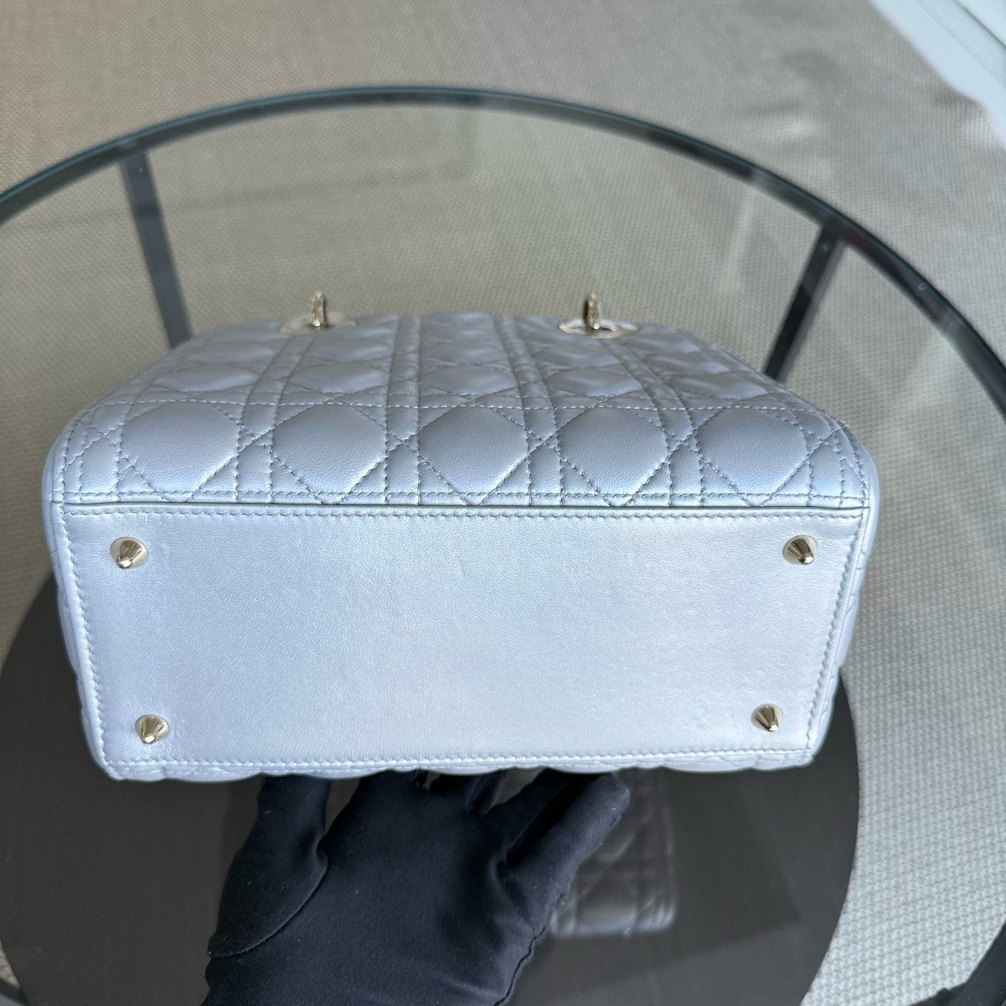 Lady Moyen - Cuir d'agneau Cannage Gris Gris Quincaillerie dorée SANS SANGLE — Kovancy