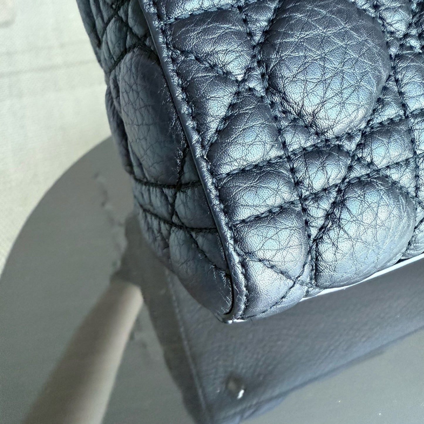 Dior Lady Rabat moyen - Cuir de veau Cannage noir et matériel doré