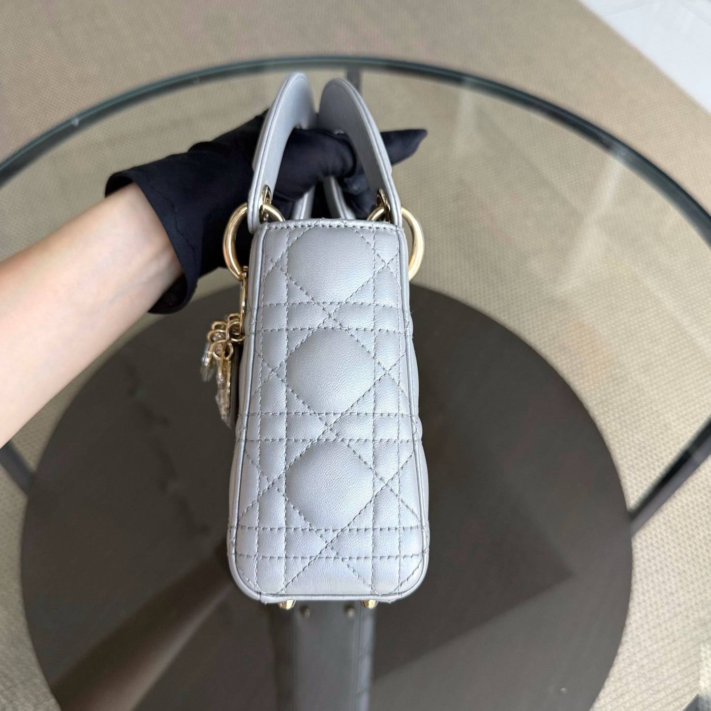 Lady Mini - Sangle chaîne en cuir d'agneau Cannage avec quincaillerie argentée et dorée — Kovancy