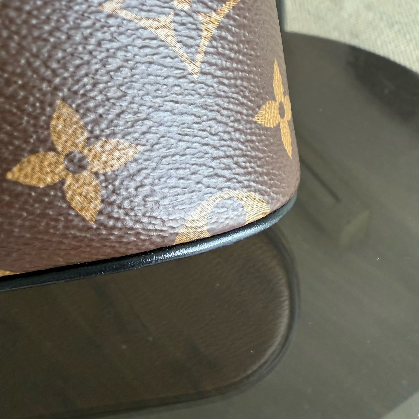Kovancy - Pochette Vanity Chain Monogram