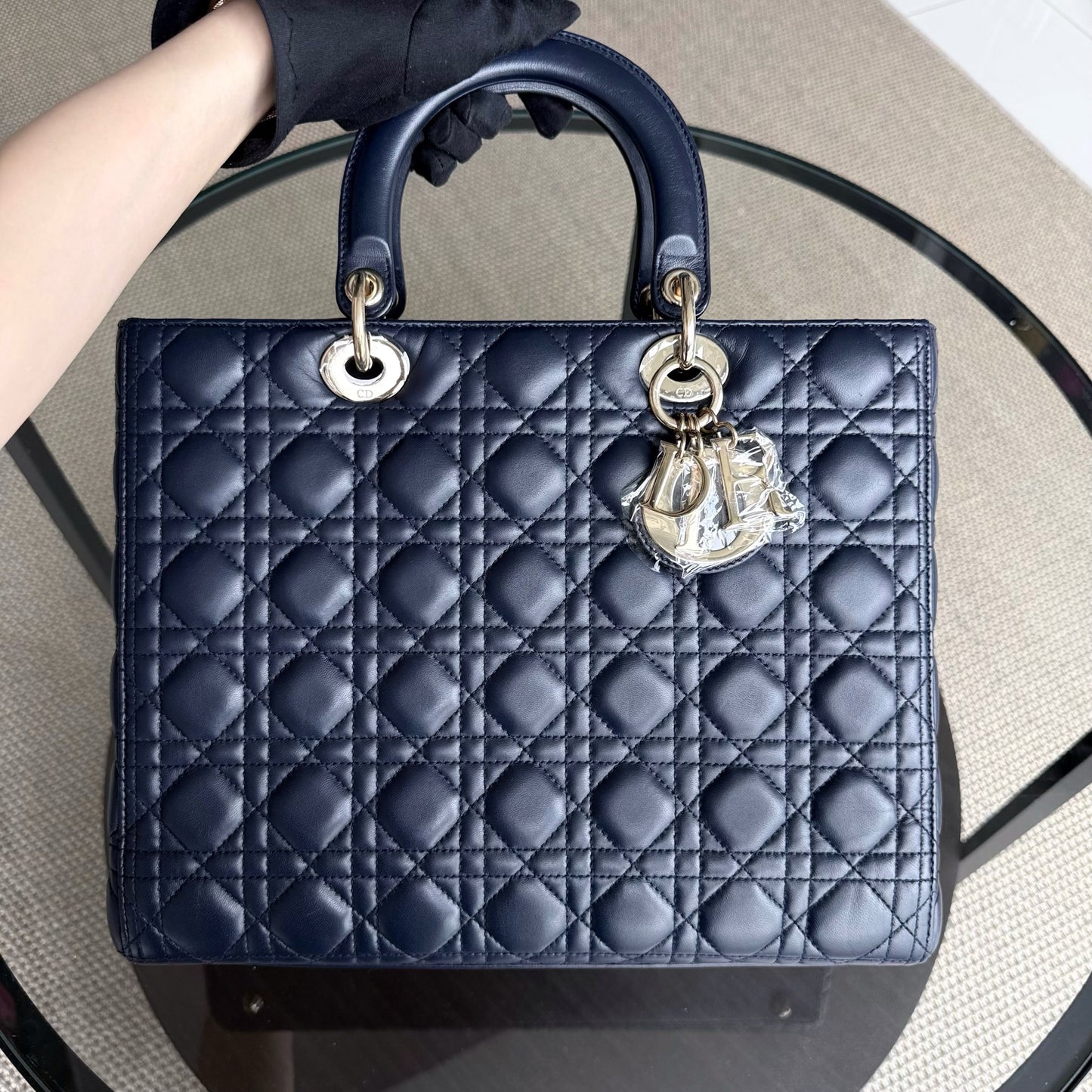 Lady Grand rabat - Cuir d'agneau Canange bleu foncé, accessoires dorés — Kovancy