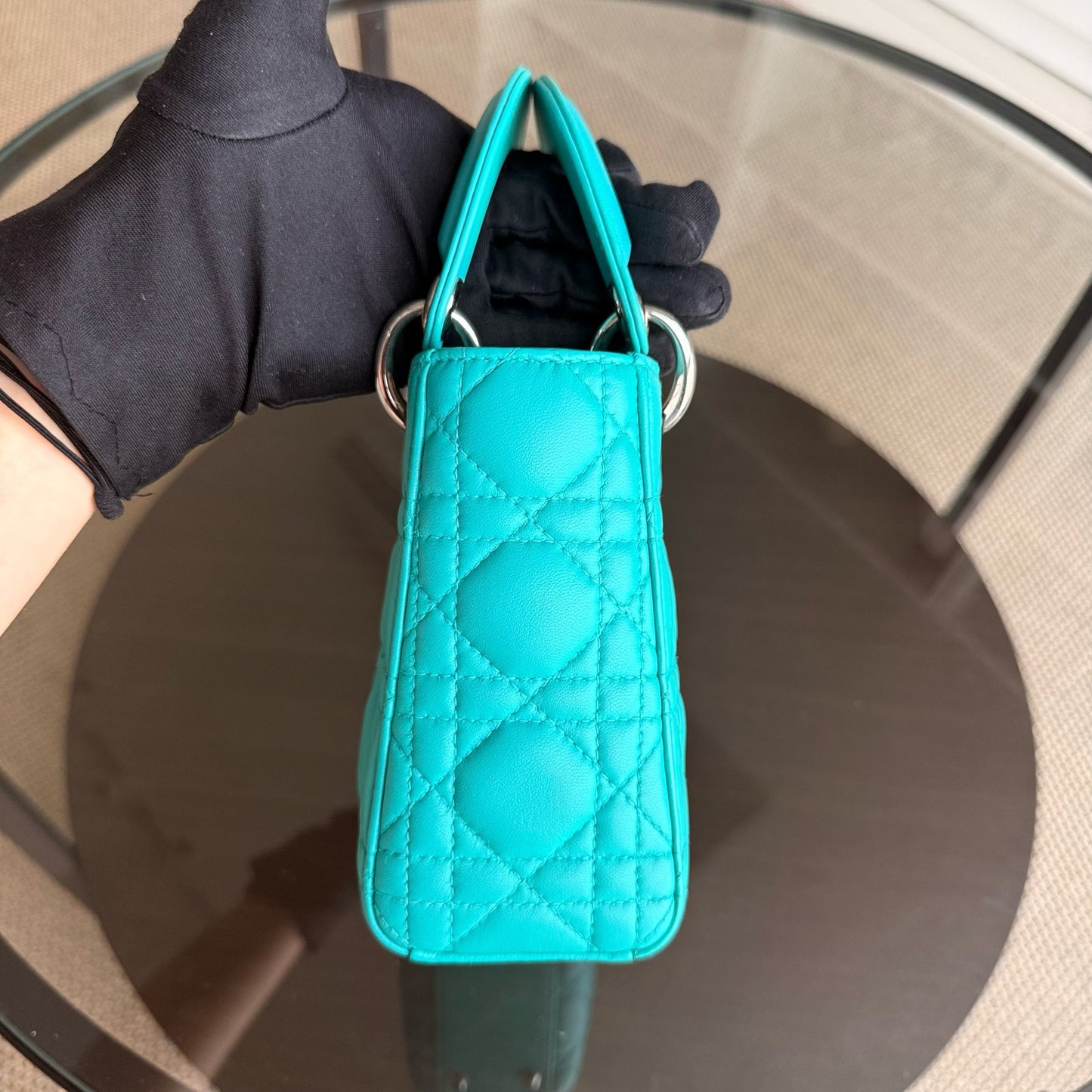Lady Mini - Sangle réglable en cuir d'agneau Cannage bleu cyan et matériel argenté — Kovancy
