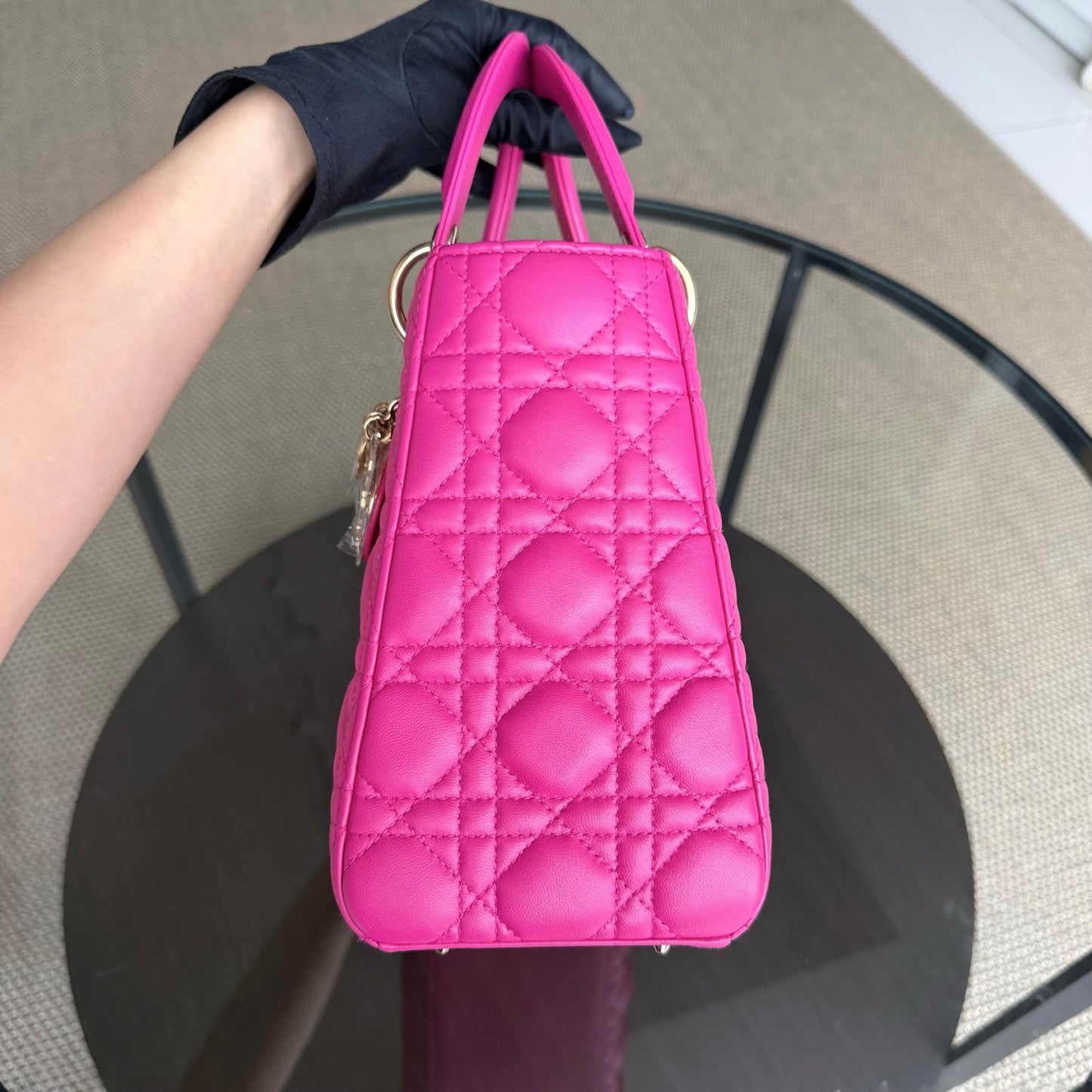 Lady Moyen - Cuir d'agneau Cannage Rose Quincaillerie dorée SANS SANGLE — Kovancy