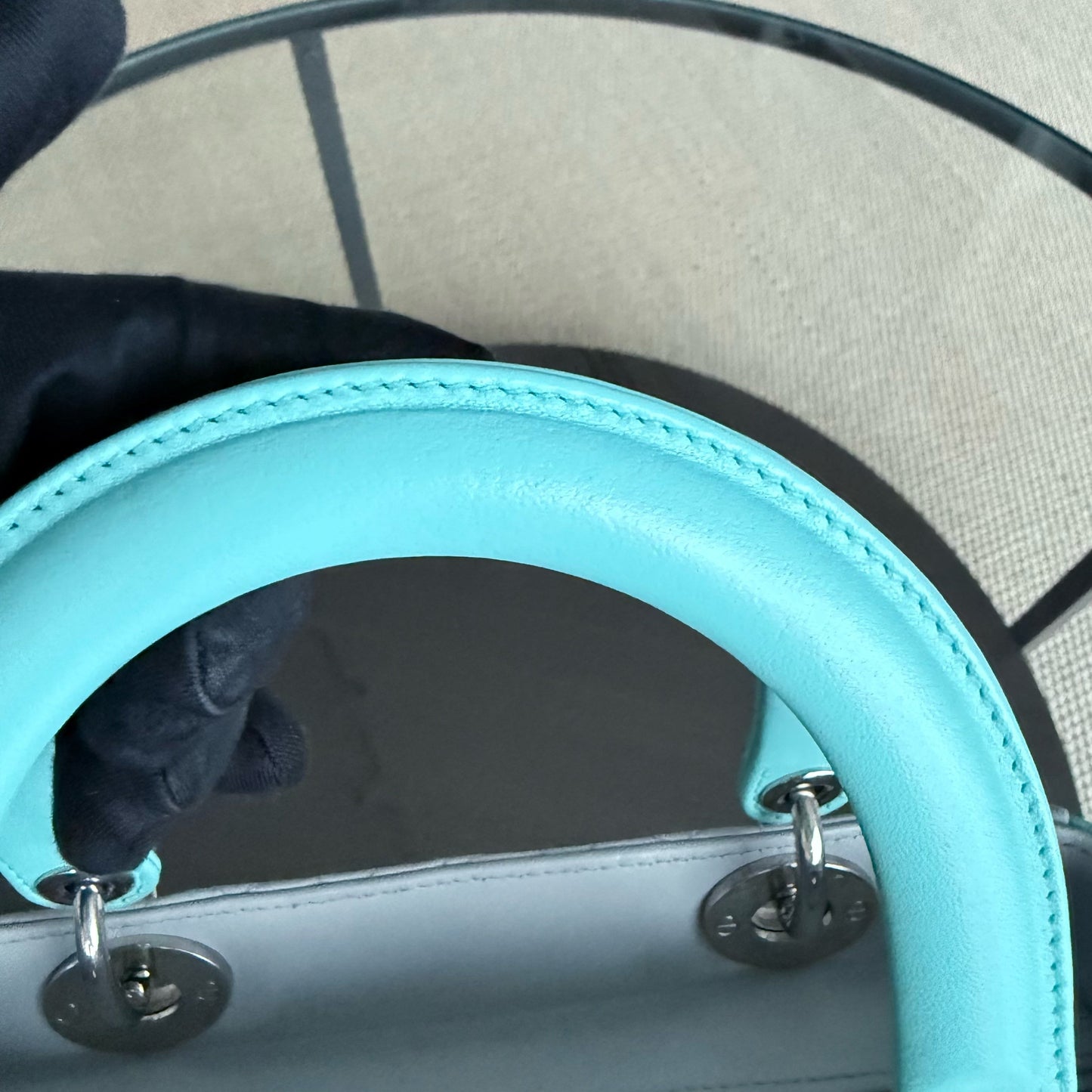 Lady Moyen - Cuir d'agneau Cannage bicolore cyan gris gris matériel argenté — Kovancy