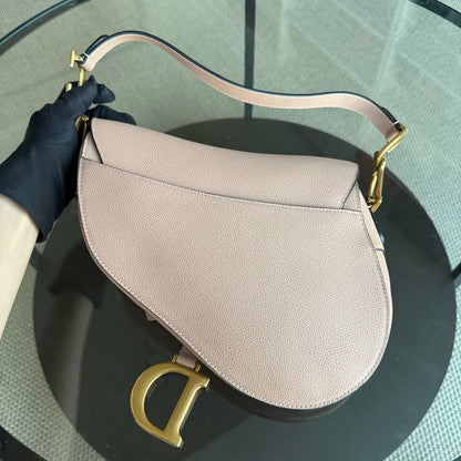 Sac Dior Saddle Medium - Cuir de veau grainé Nude Rose Blush Ferrures dorées