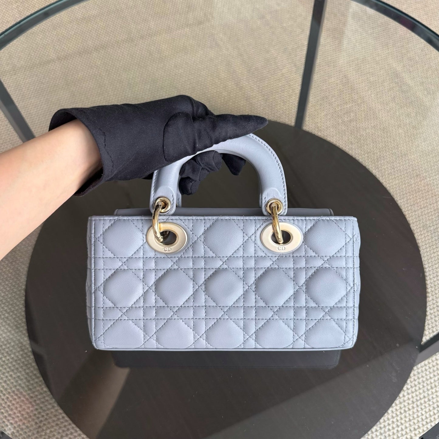 Lady D-Joy Small - Cuir d'agneau Cannage gris, quincaillerie dorée — Kovancy