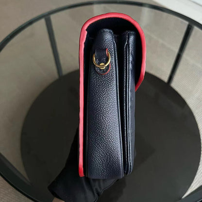 LV Pochette Metis Calfskin Empreinte Marine Rouge Matériel Doré Louis Vuitton