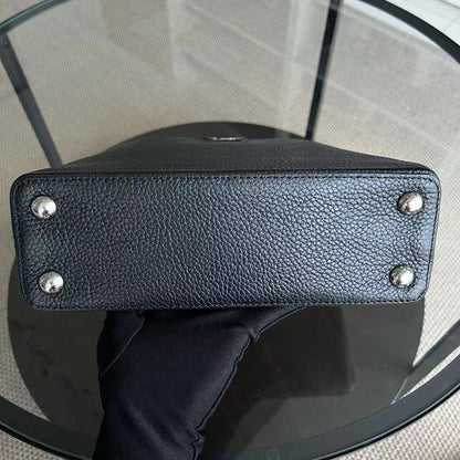 LV Capucines BB Cuir de veau grainé Noir Quincaillerie argentée Louis Vuitton