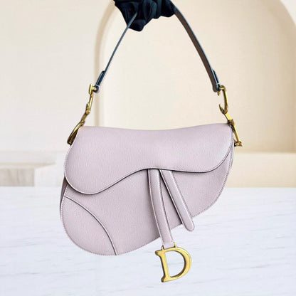 Dior Saddle Medium - Rose clair caviar, finitions dorées