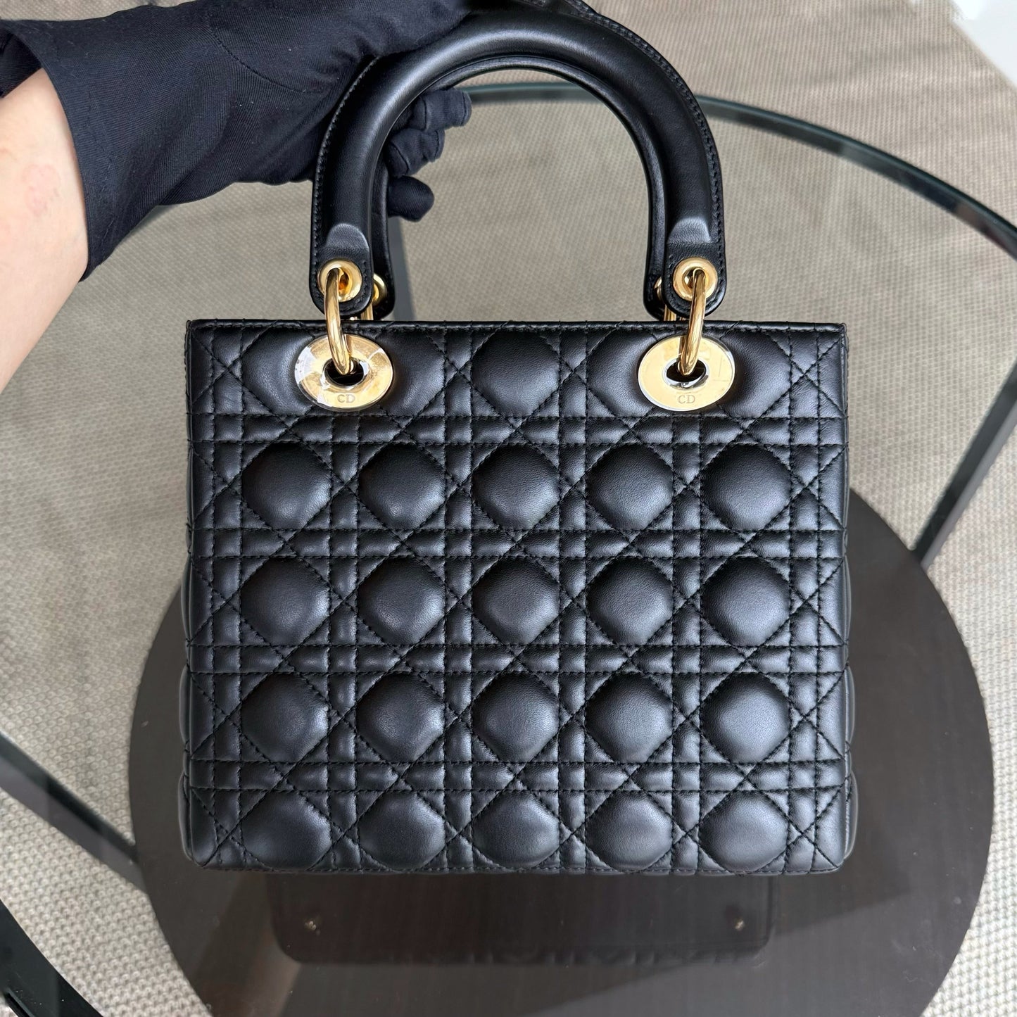 Lady Moyen - Cuir d'agneau Canange noir et accessoires dorés — Kovancy