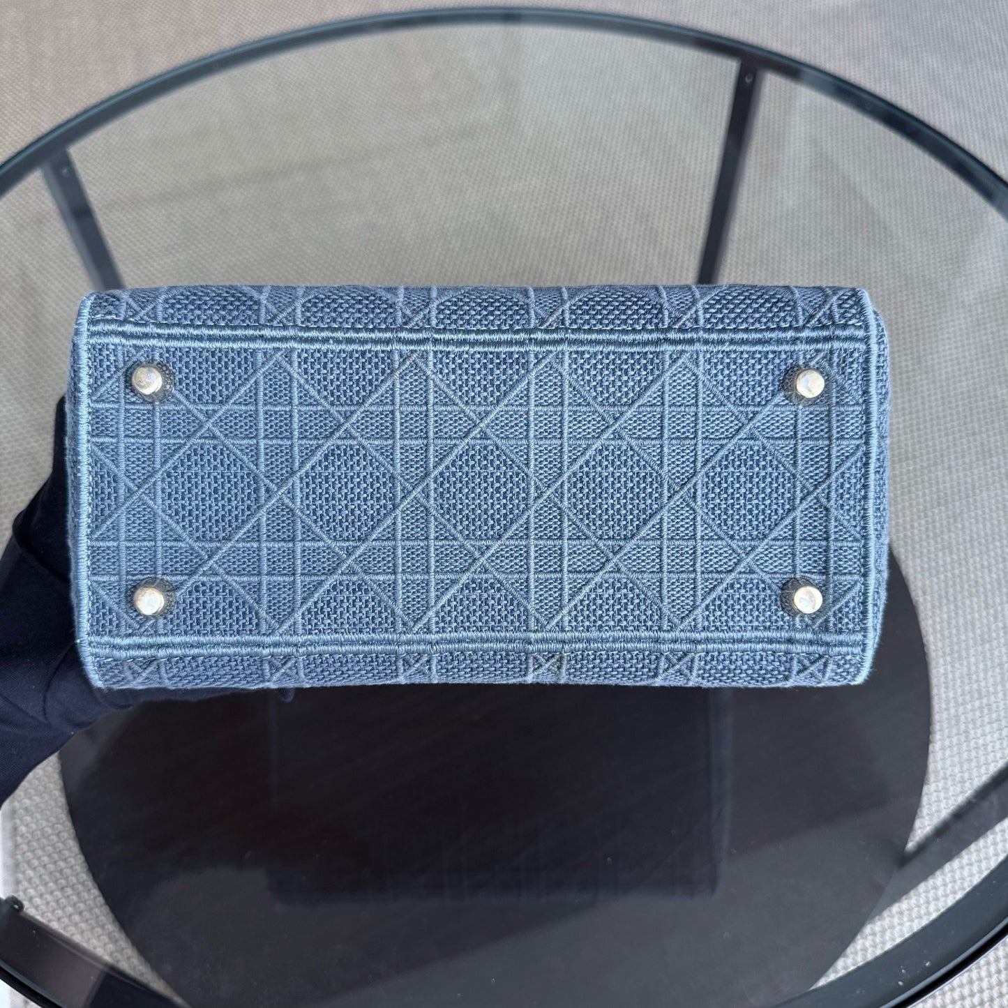 Lady D-Lite - Cannage brodé bleu denim clair avec accessoires dorés — Kovancy