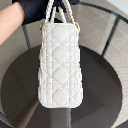 Dior MyABC Lady Petit - Cuir d'agneau Cannage blanc, quincaillerie dorée