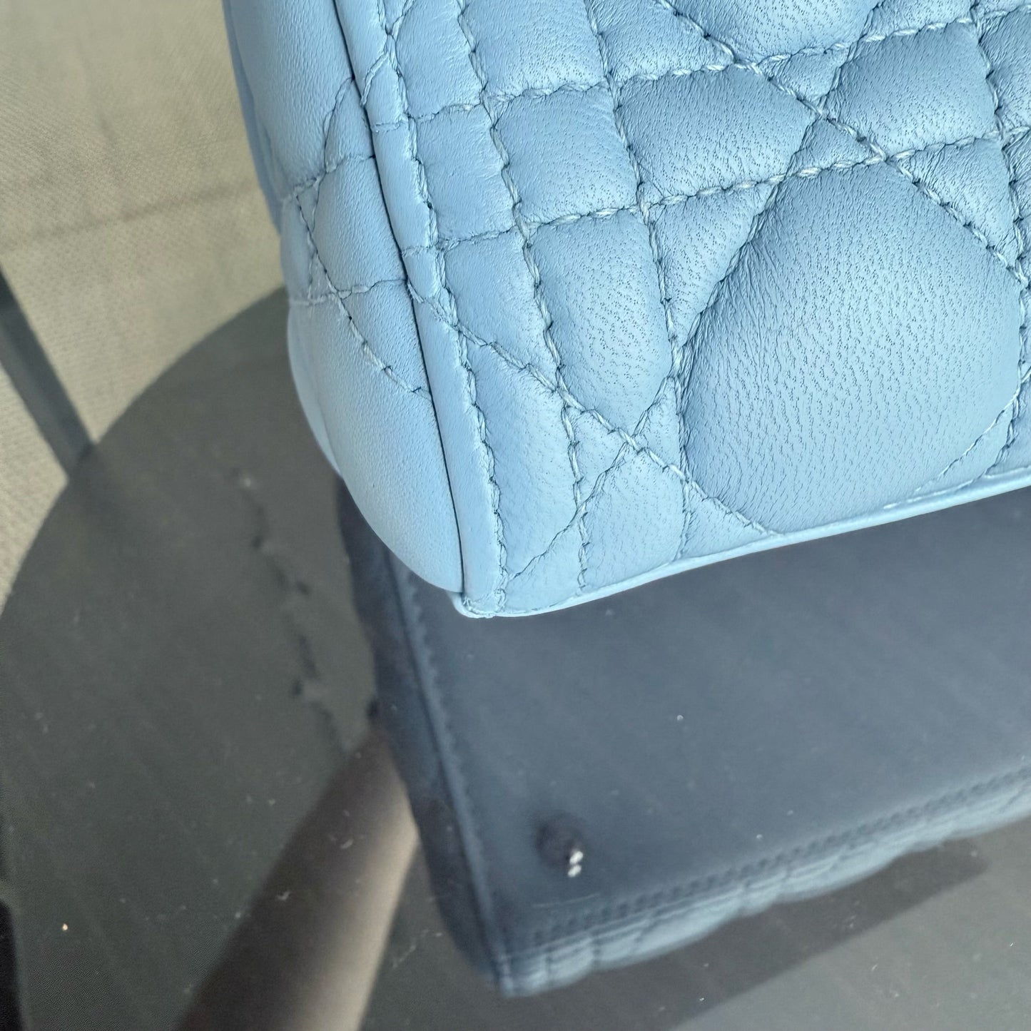 Lady Cuir d'agneau Cannage moyen bleu clair avec accessoires argentés — Kovancy