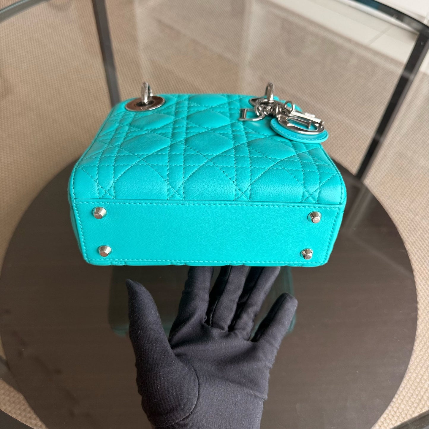 Lady Mini - Sangle réglable en cuir d'agneau Cannage bleu cyan et matériel argenté — Kovancy