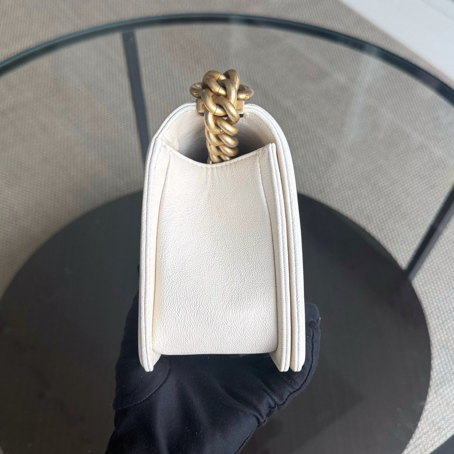 Chanel Boy Medium - Caviar 25CM Blanc Crème Quincaillerie Or Vieilli Series 26