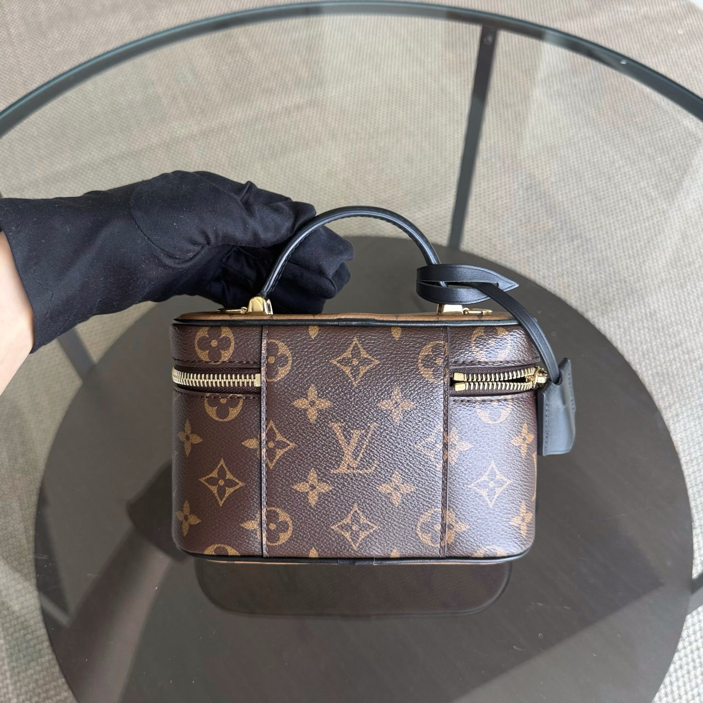 Kovancy - Pochette Vanity Chain Monogram