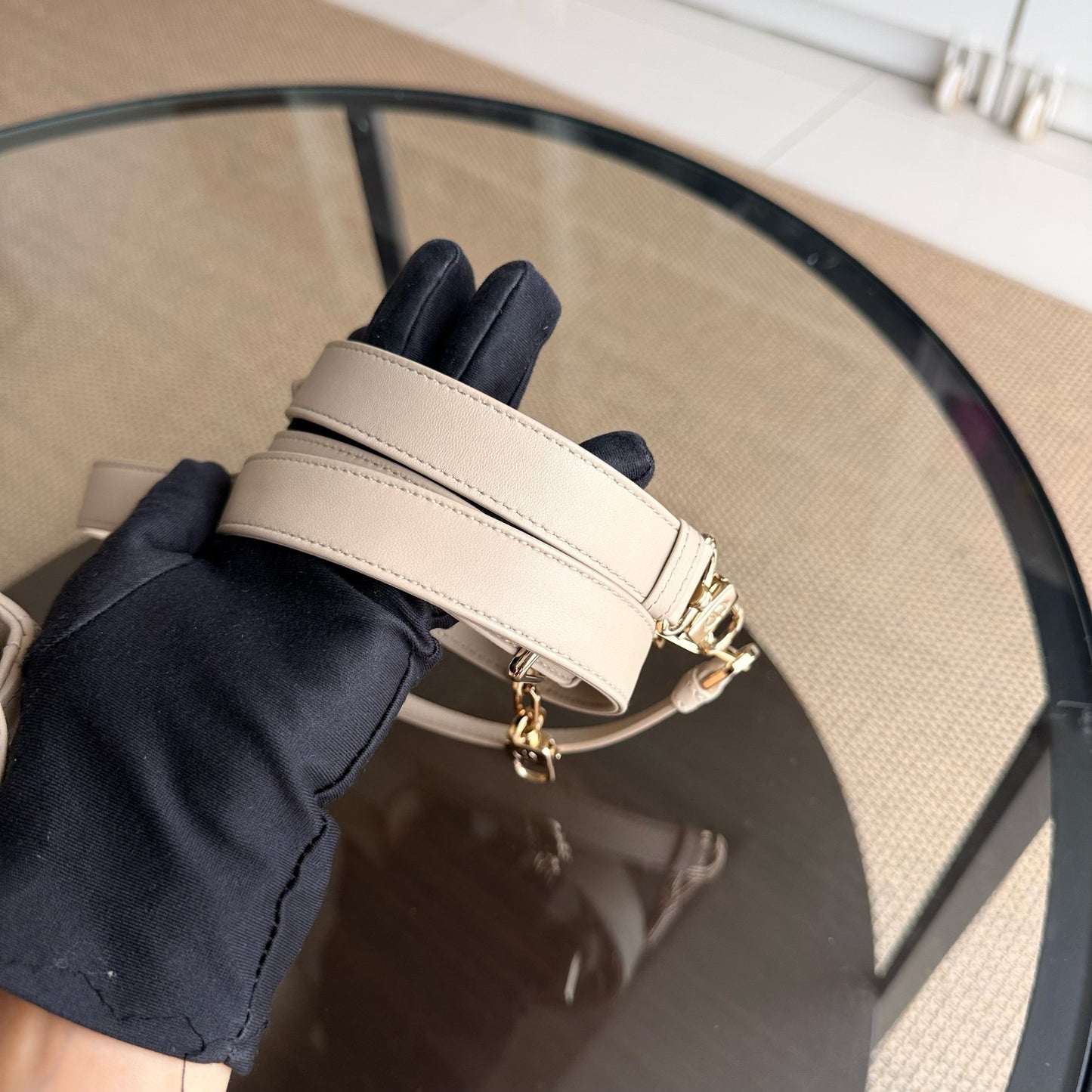 Sac à bandoulière D-Joy Medium Cannage en cuir d'agneau beige et accessoires dorés — Kovancy