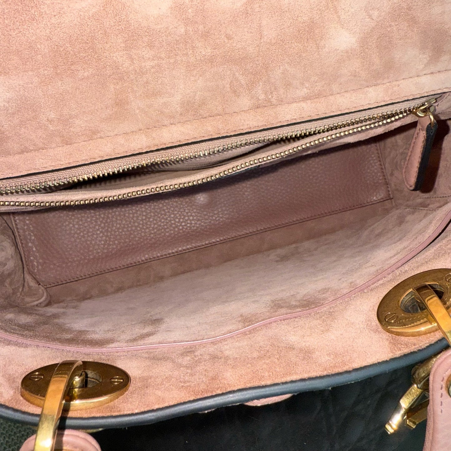 Lady Grand modèle - Cuir de veau grainé Cannage, finitions dorées blush, sans bandoulière — Kovancy