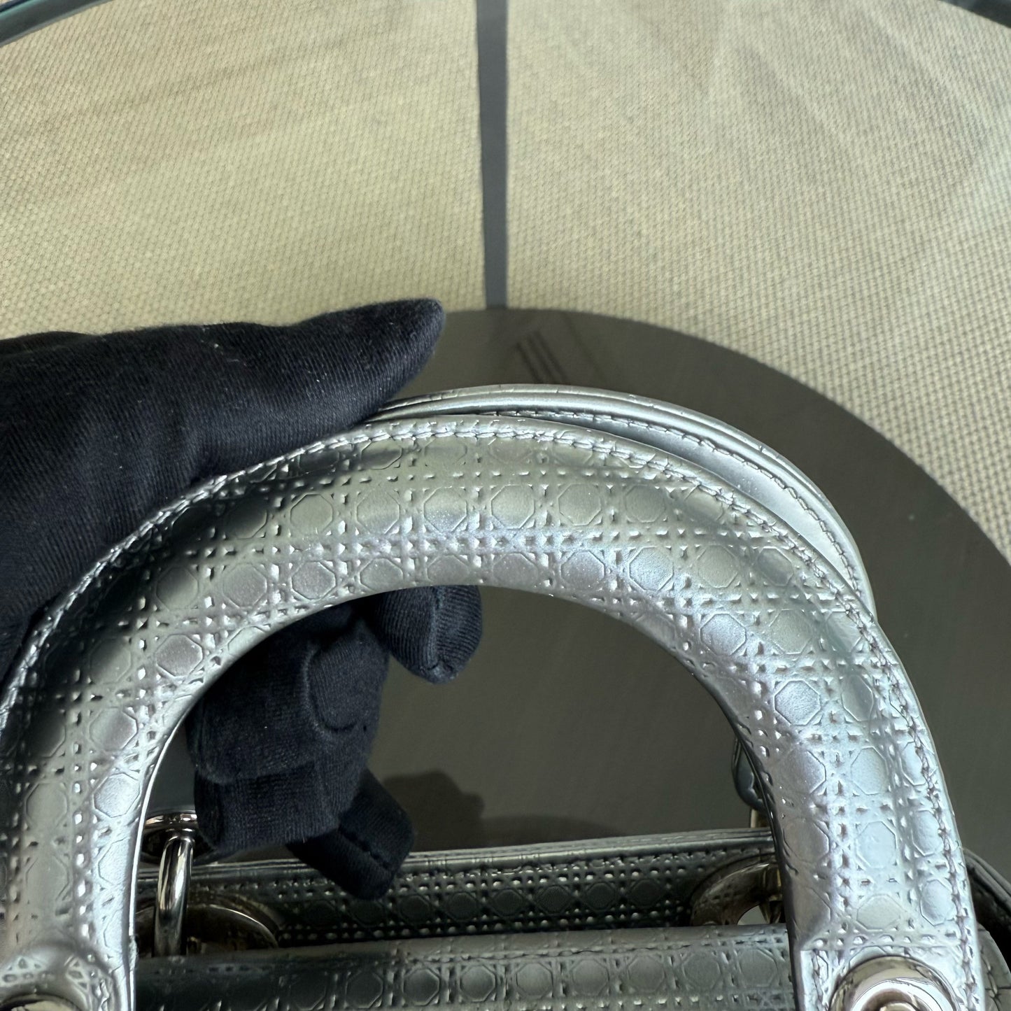 Lady Mini - Micro Cannage Sangle réglable en argent métallisé — Kovancy