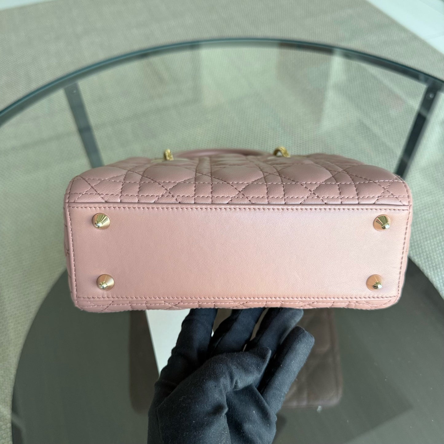 Lady Petit rabat - Cuir d'agneau Cannage, rose blush, quincaillerie dorée — Kovancy