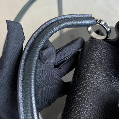 LV Capucines BB Cuir de veau grainé Noir Quincaillerie argentée Louis Vuitton
