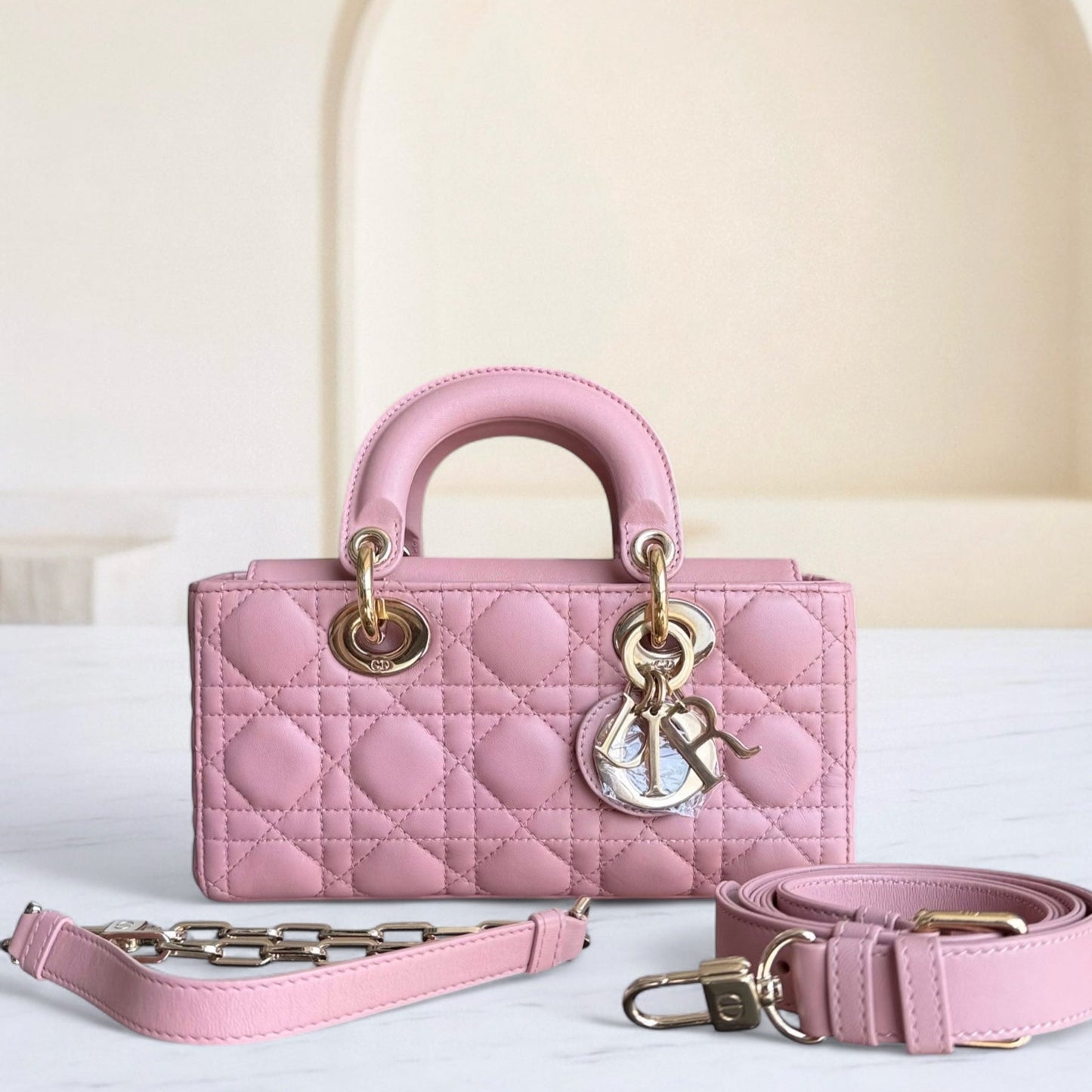Lady Petit rabat D-Joy - Cuir d'agneau Cannage rose et matériel doré — Kovancy