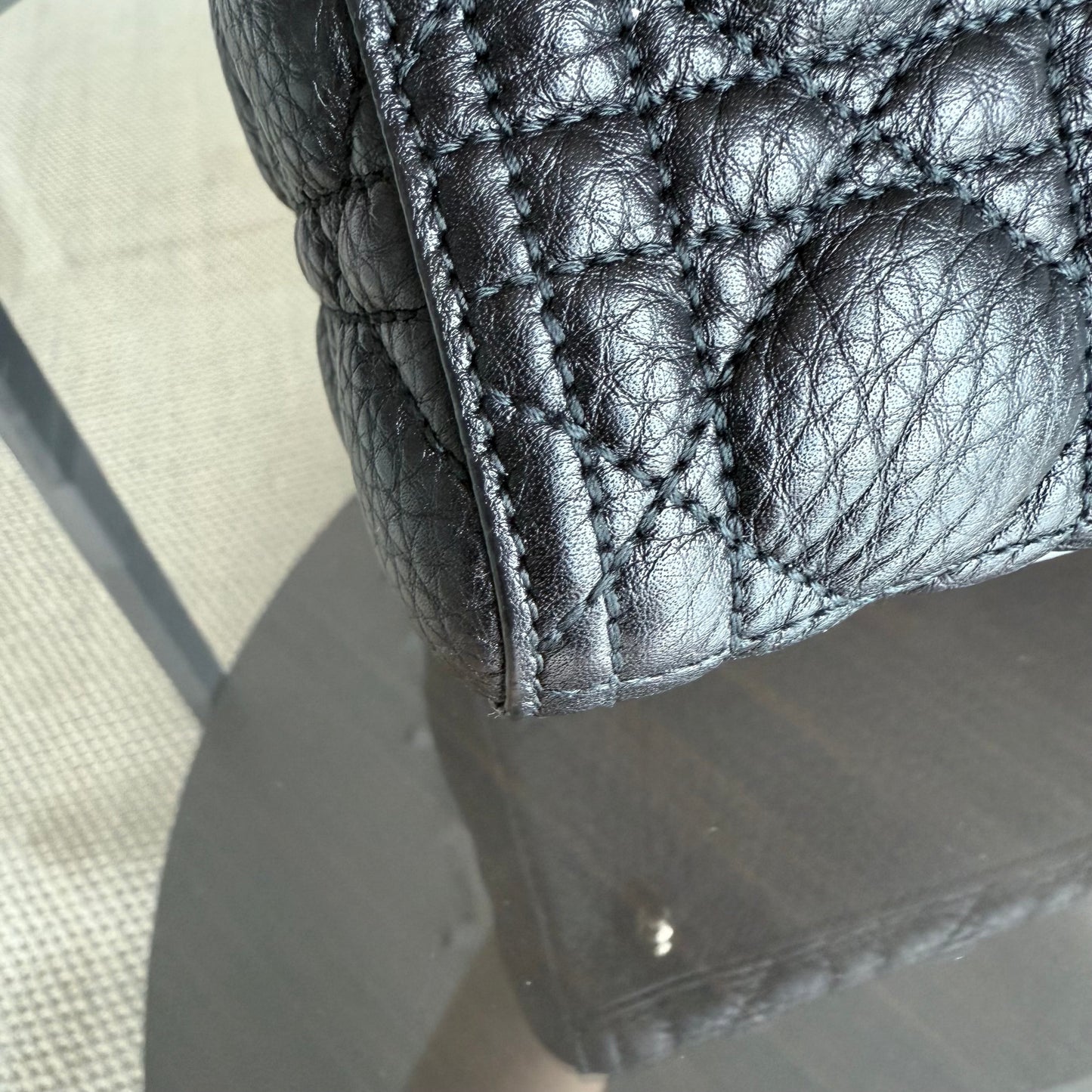 Lady Grand rabat en cuir caviar cannage noir GHW sans bandoulière — Kovancy