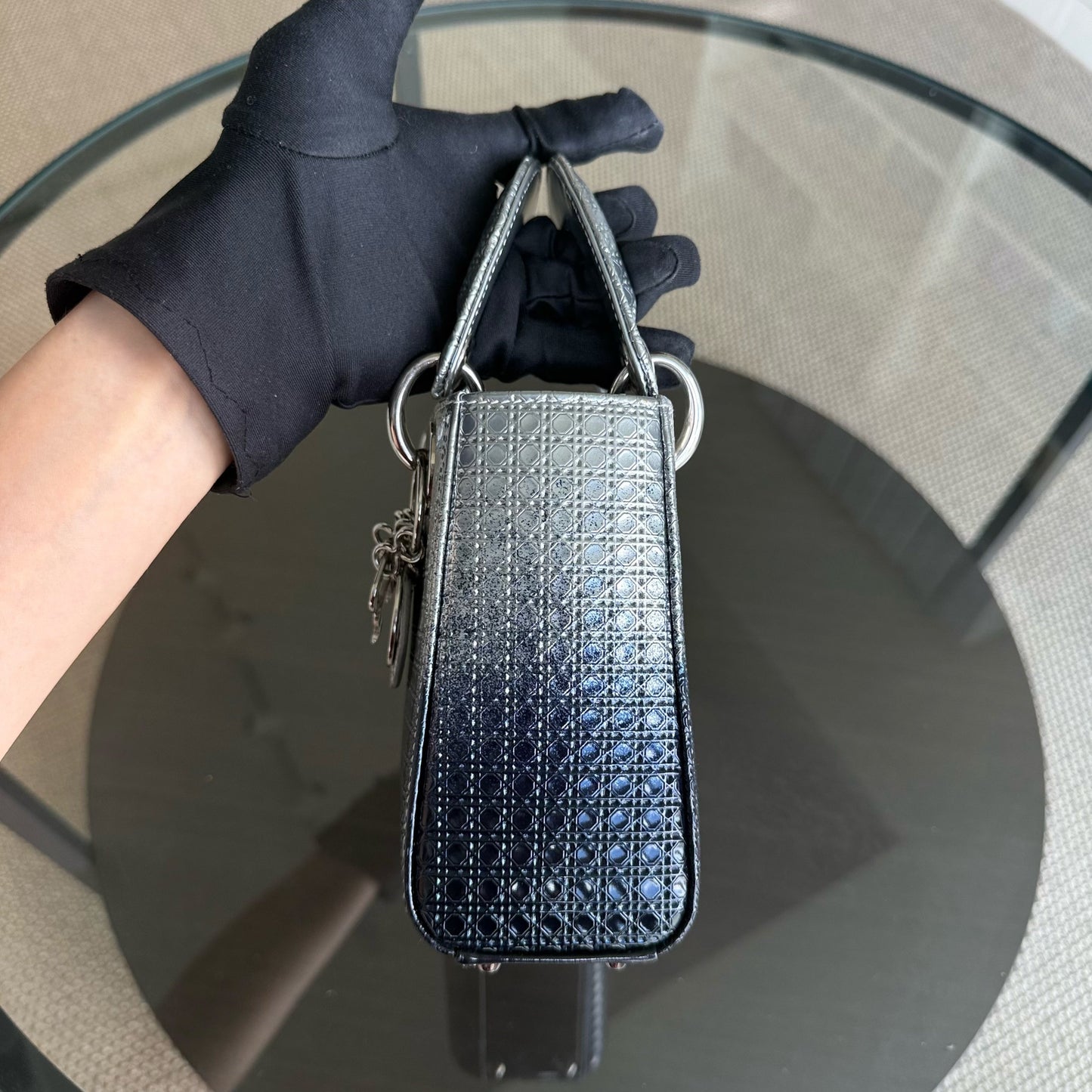 Lady Mini - Micro Cannage Métallique Bicolore Argent Bleu Foncé Quincaillerie Argentée — Kovancy