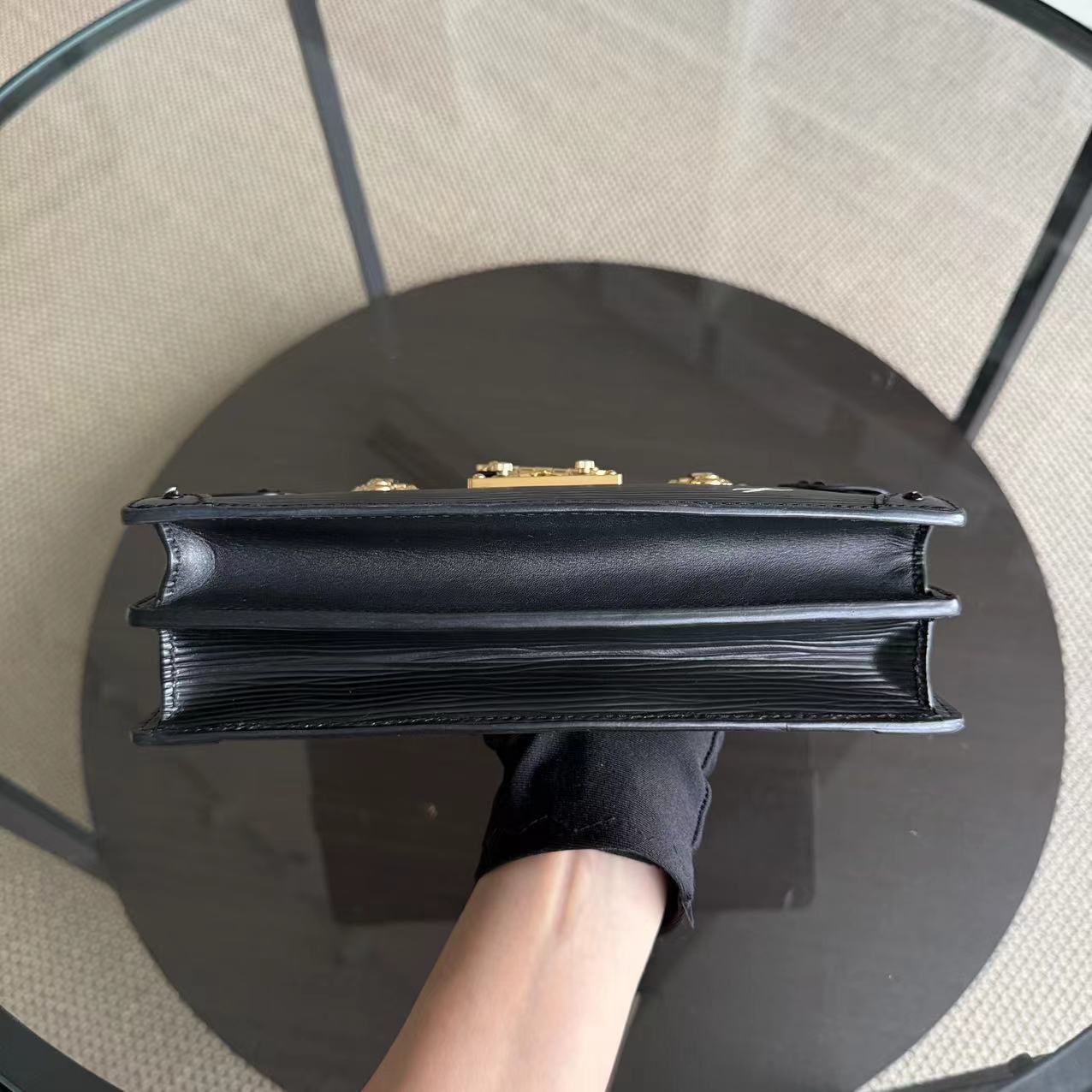 Kovancy - Pochette Malle - Cuir EPI Noir Quincaillerie Or