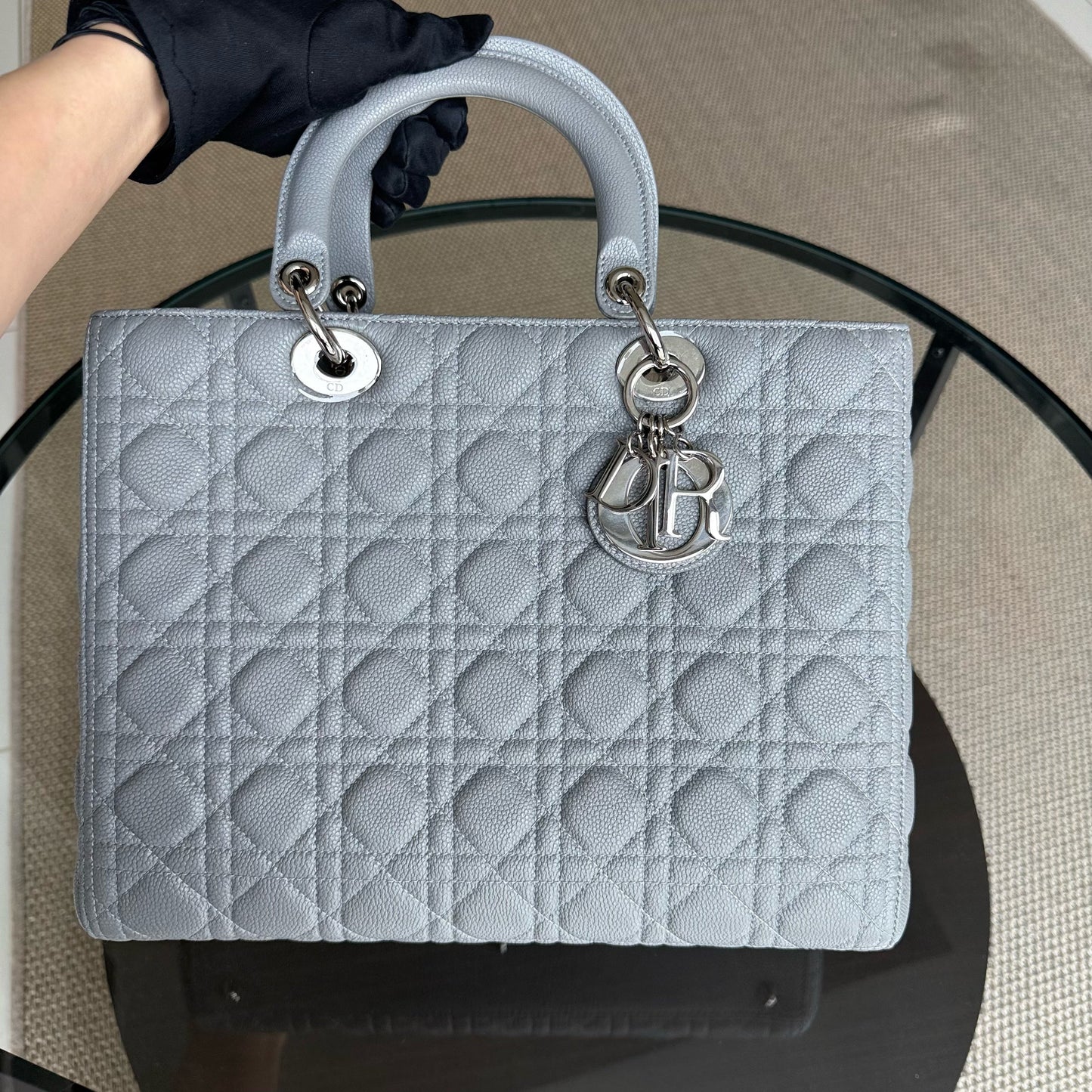 Lady Grand - Cuir de veau grainé Caviar Cannage Gris Accastillage argenté — Kovancy