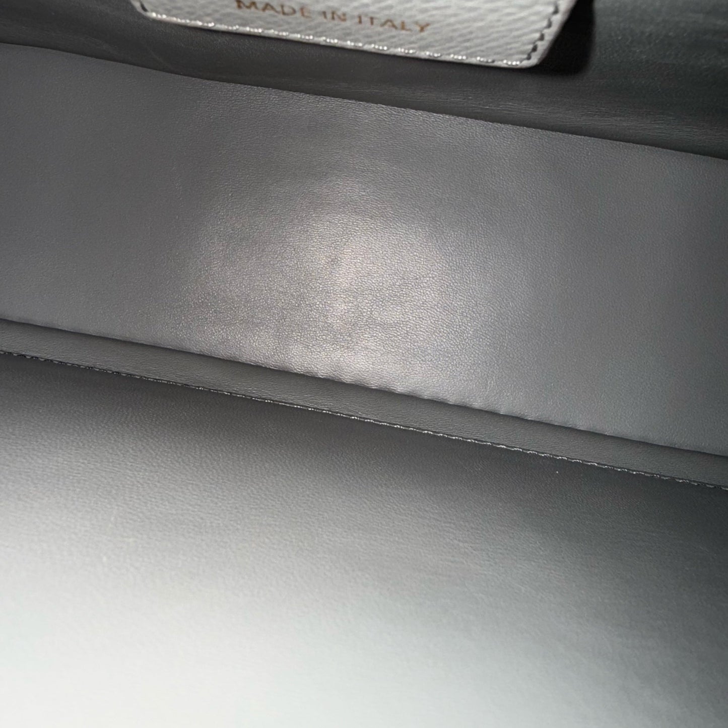 Caro Large - Cuir de veau Cannage Gris Gris Ferrures dorées — Kovancy