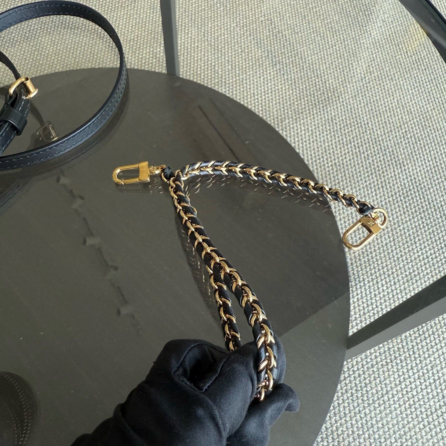 Kovancy - Pochette Vanity Chain Monogram